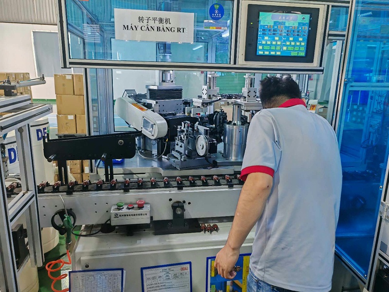 集智平衡機售后團隊遠赴越南，助力“永捷電機”設(shè)備維護